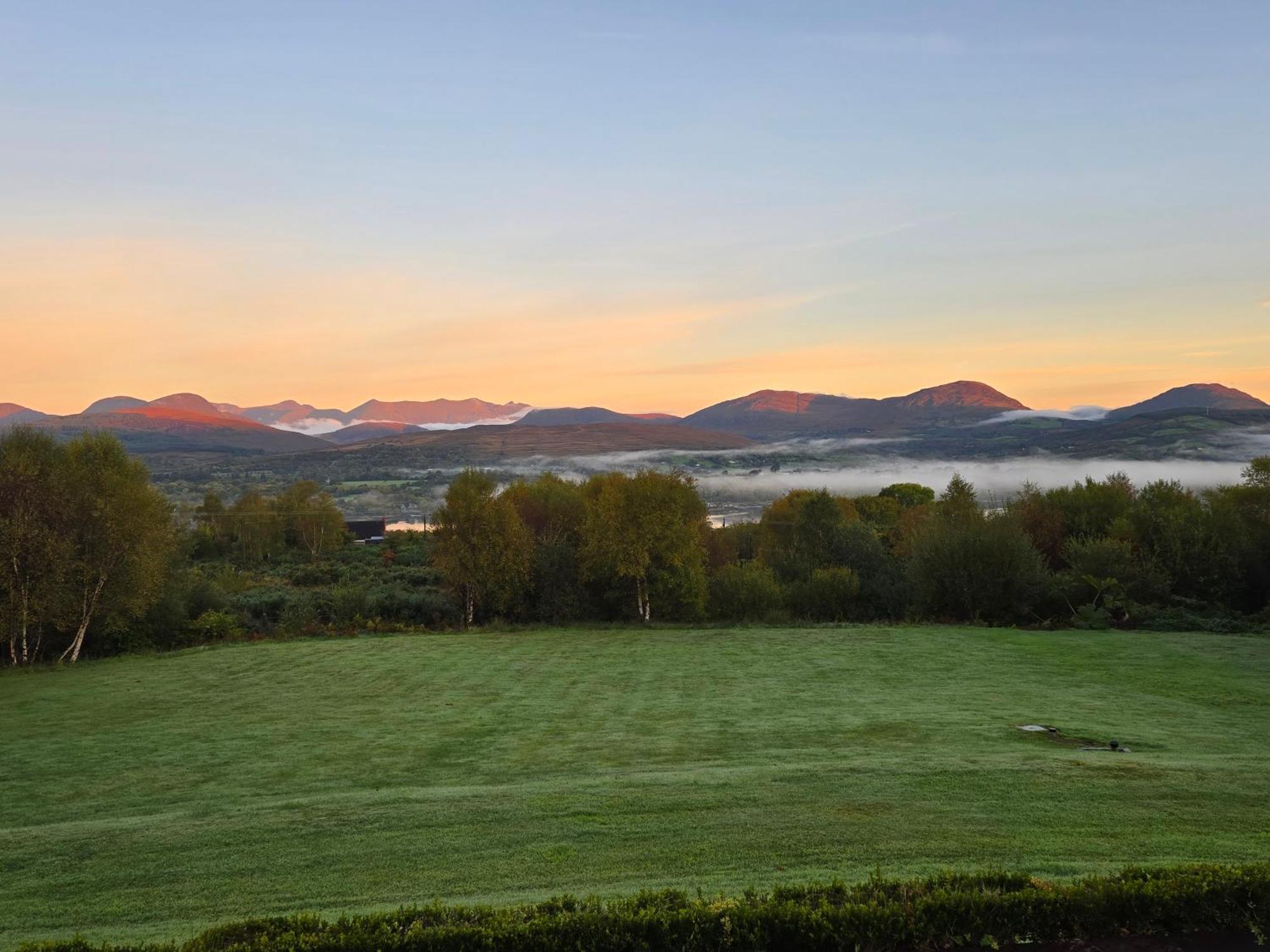 Misty Bay - Kenmare Hotel Exterior photo